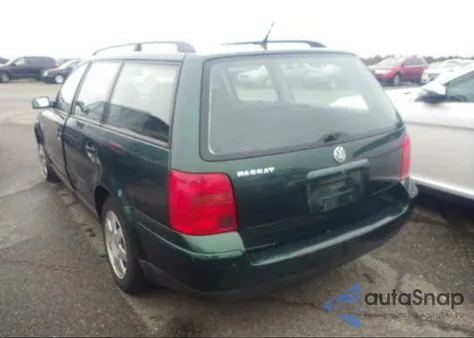 1999 Volkswagen Passat Gls from USA, damaged, VIN WVWNA63B3XE494659